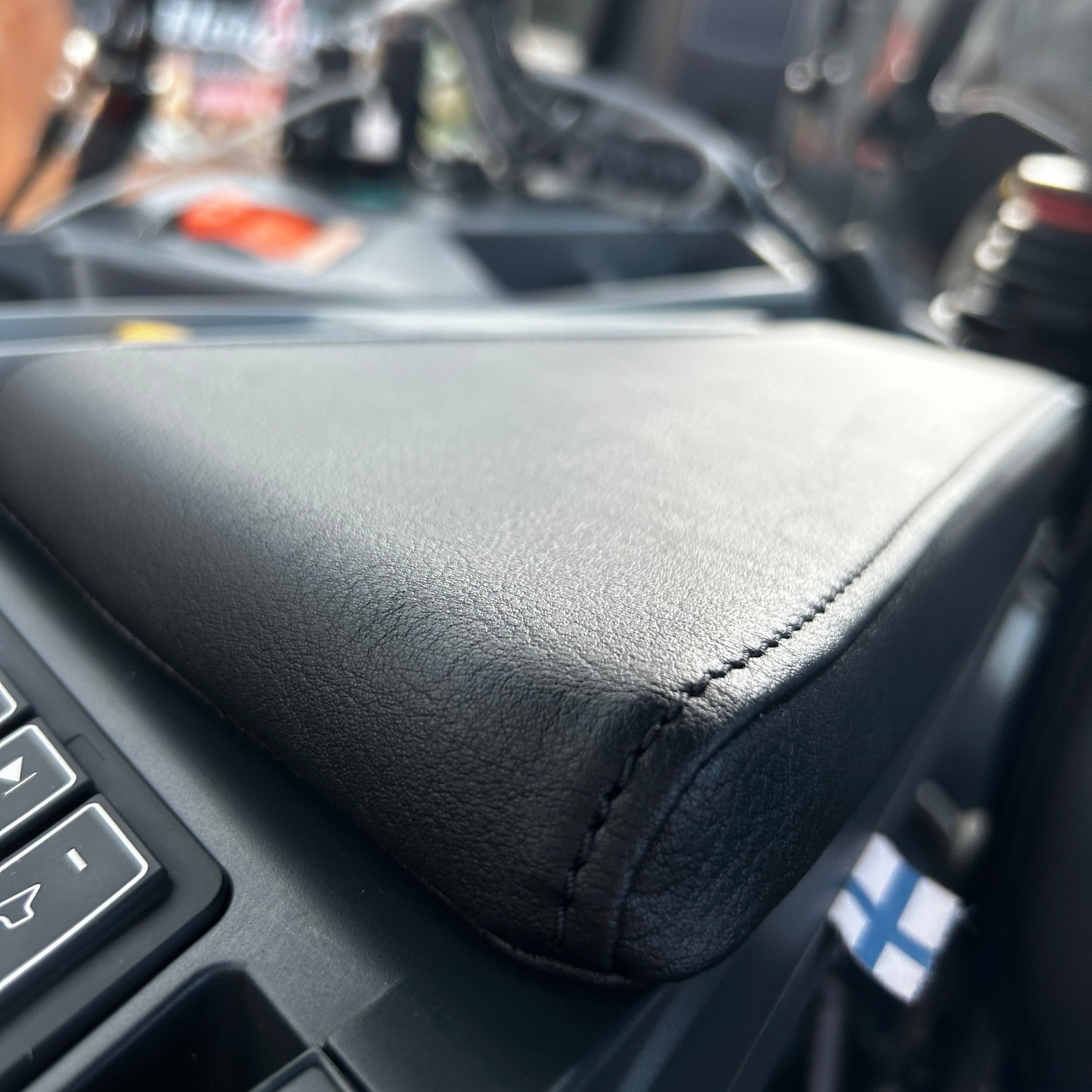 ALV1 - Almohadilla reposabrazos VALTRA